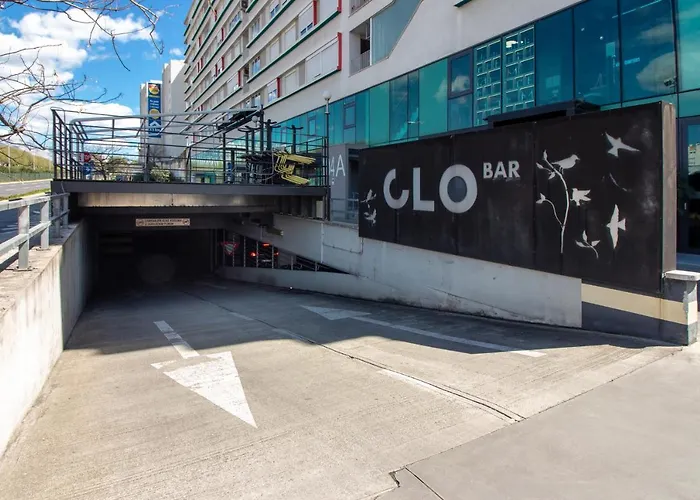 Bura2 , With Private Parking In The Garage Apartment *