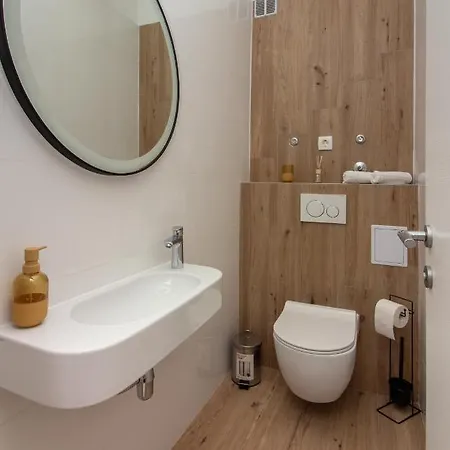 Bura2 , With Private Parking In The Garage 公寓 *