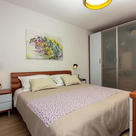 Bura2 , With Private Parking In The Garage