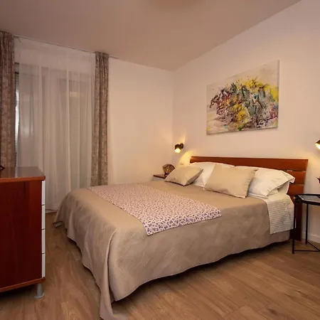 Bura2 , With Private Parking In The Garage 公寓