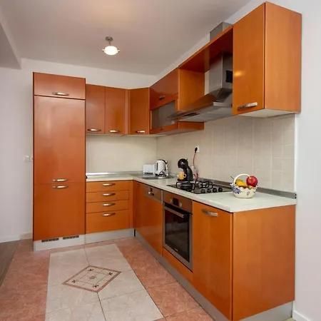 Bura2 , With Private Parking In The Garage 斯普利特