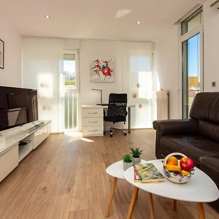 Appartamento Bura2 , With Private Parking In The Garage *