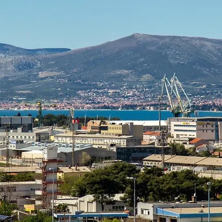 Appartamento Bura2 , With Private Parking In The Garage