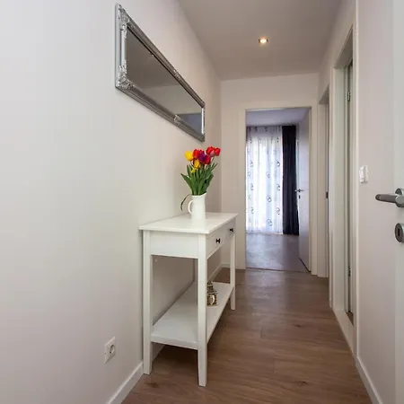 Appartamento Bura2 , With Private Parking In The Garage *