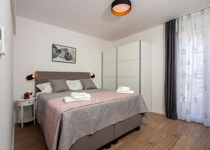 Bura2 , With Private Parking In The Garage