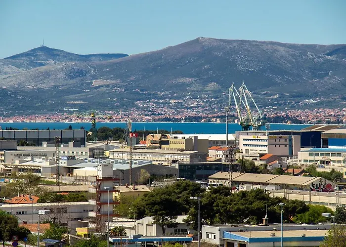 Apartman Bura2 , With Private Parking In The Garage