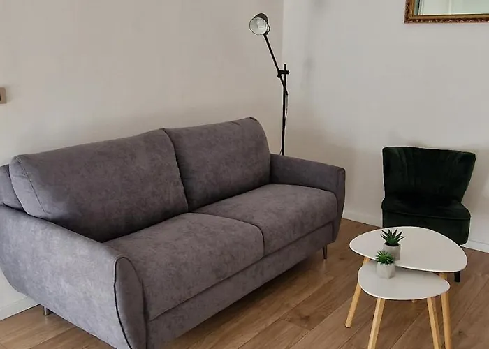 Bura2 , With Private Parking In The Garage Apartman *